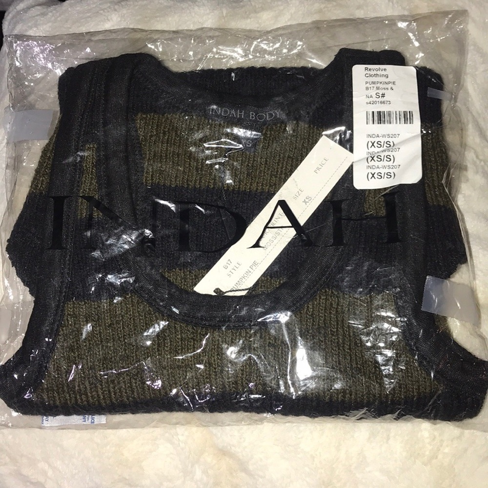 Indah Racerback Tanktop - Picture 8 of 8